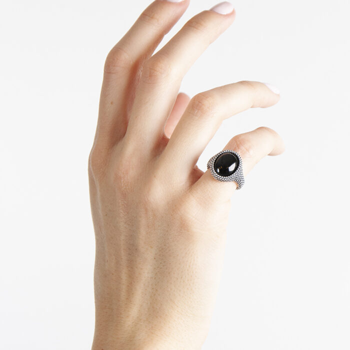 NOVE25 Anello chevalier puntinato ovale, 22 mis - immagine 5